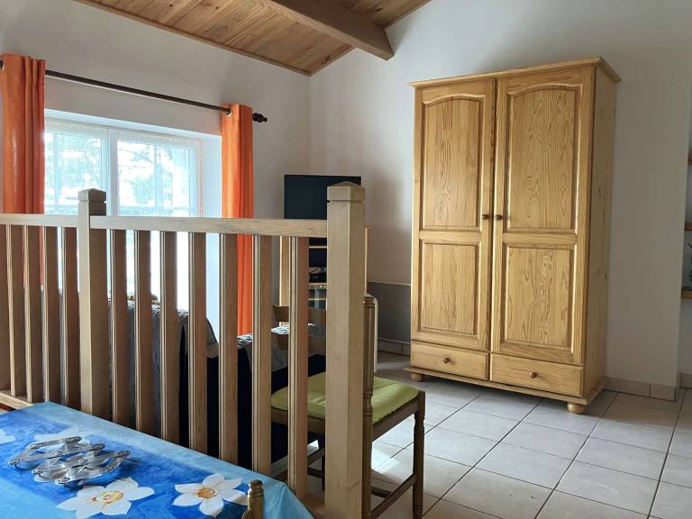 Cozy Studio with Terrace, Near City Center and Beach, Fully Equipped Kitchen, Private Parking — photo 3