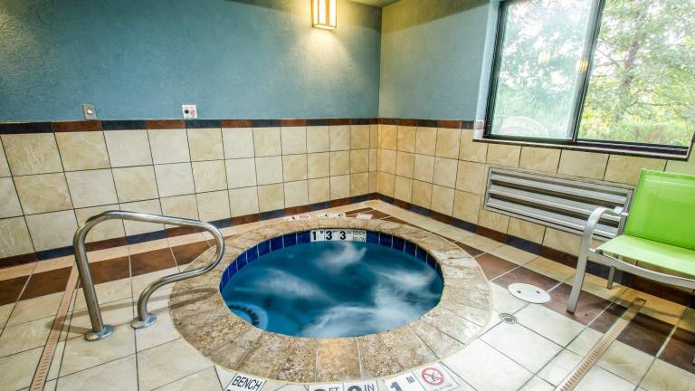 Holiday Inn Express and Suites Olathe South By IHG — photo 5