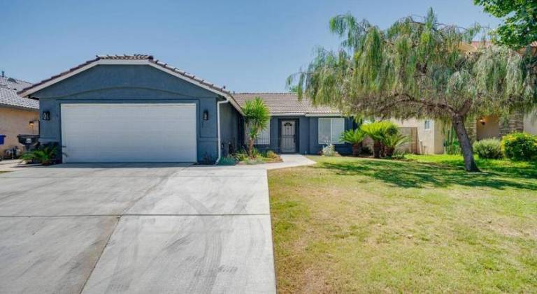 House | Pet-friendly in Bakersfield, CA