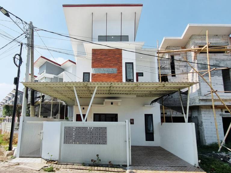 100 m&sup2; Villa