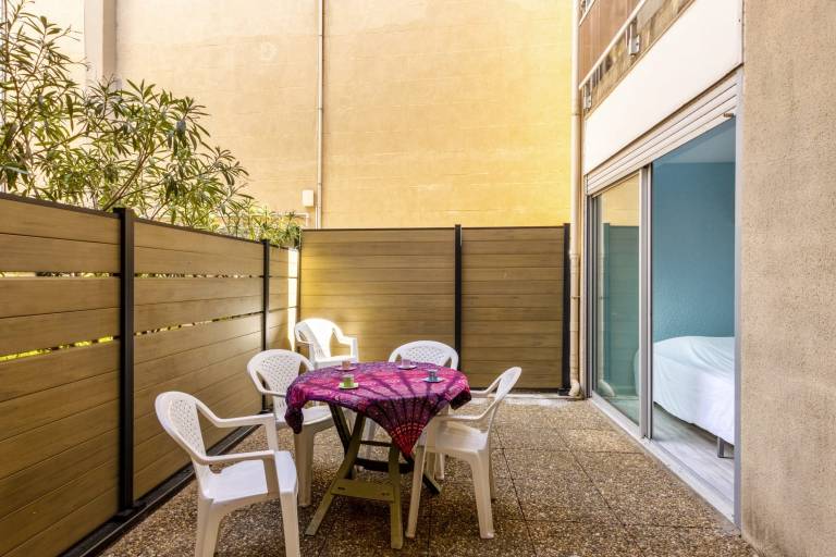 Apartment with terrace — photo 3
