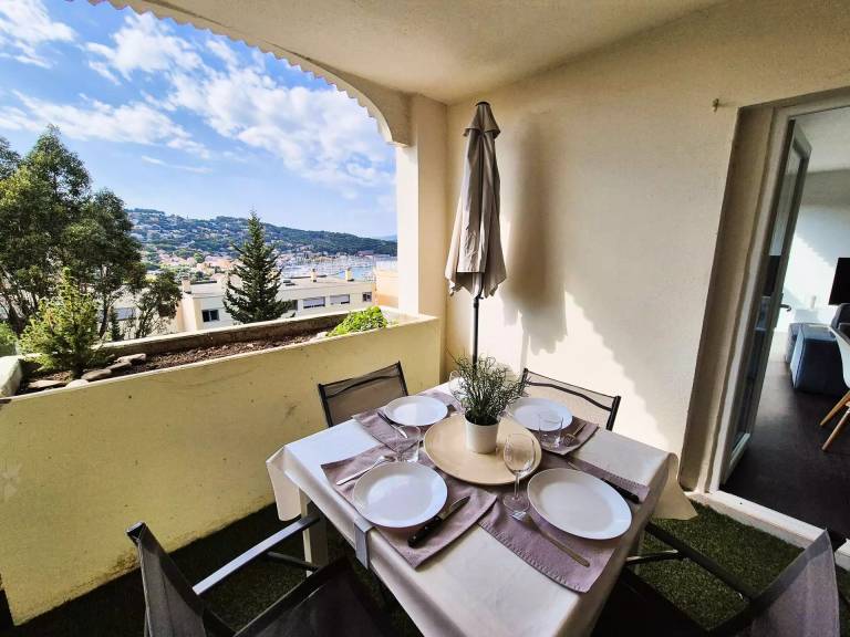 Ferienwohnung in Saint-Mandrier-sur-Mer für max. 6 Personen Ferienwohnung in Saint-Mandrier-sur-Mer für max. 6 Personen
