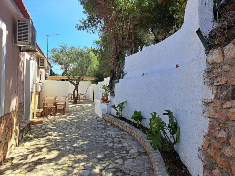 Holiday apartment above the beautiful Peroulia beach, wifi Messenia, Peloponnese — photo 3