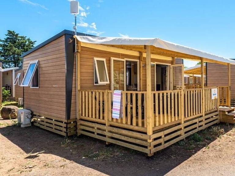 Children-friendly nice mobile home with patio & pool | Next to the beach | Dogs allowed — photo 4