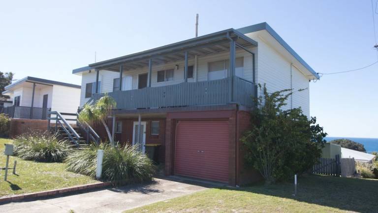 House Scotts Head