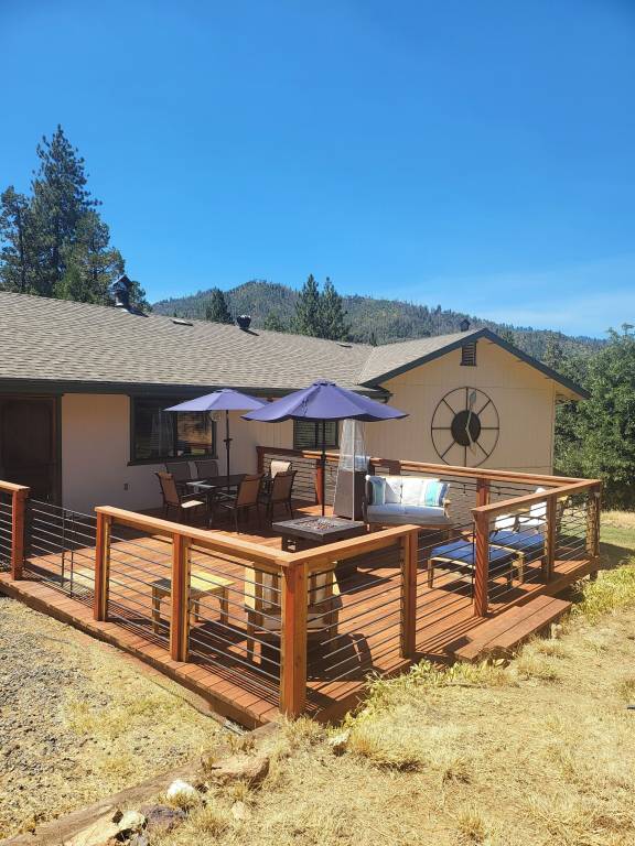 Lodge  Springville