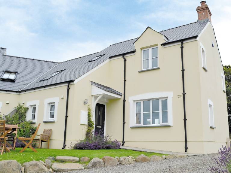 Cottage Solva