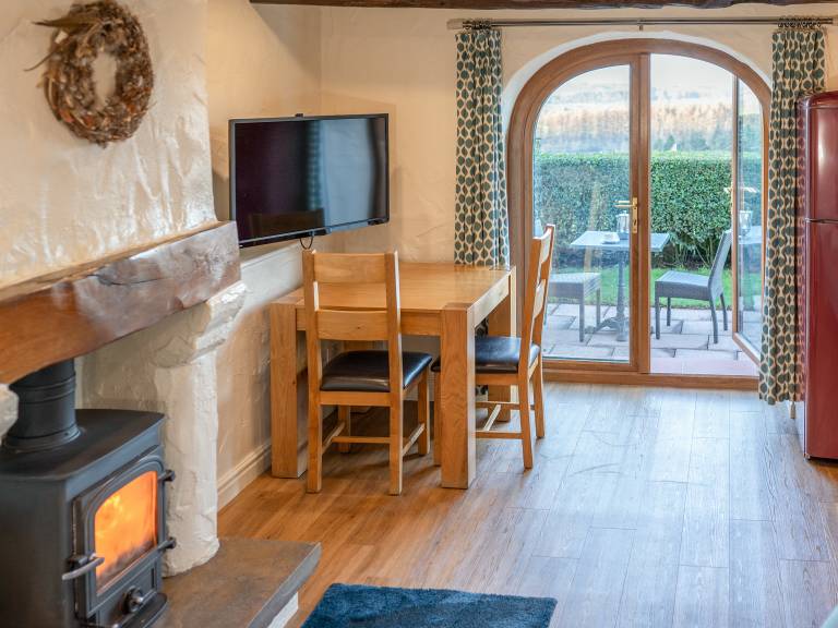 Child-friendly cottage with yard & jacuzzi | Dogs allowed — photo 4