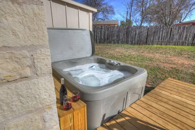 Waylons House-Hot Tub Shared Party Barn with Games in Fredericksburg, TX