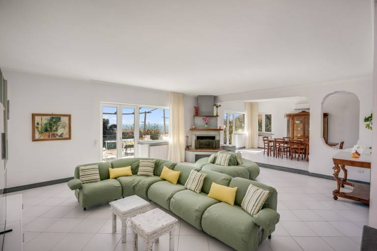 Fully equipped villa with garden, BBQ & private pool | Water view | Pet-friendly in Sorrento