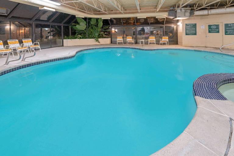 La Quinta Inn & Suites by Wyndham Salt Lake City - Layton — photo 4