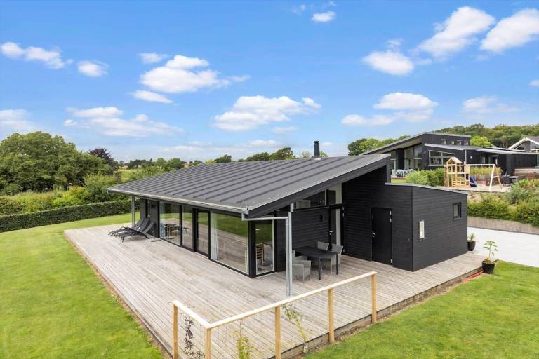 House with barbeque & terrace in Haderslev