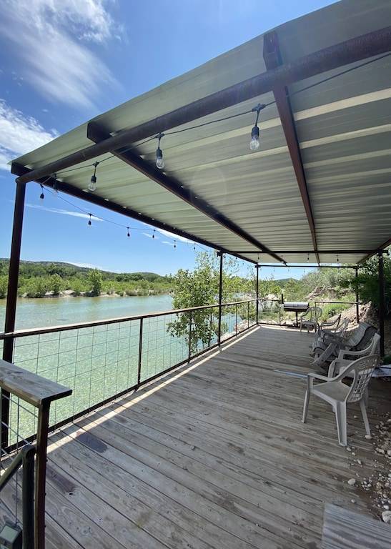 Cabin  Uvalde