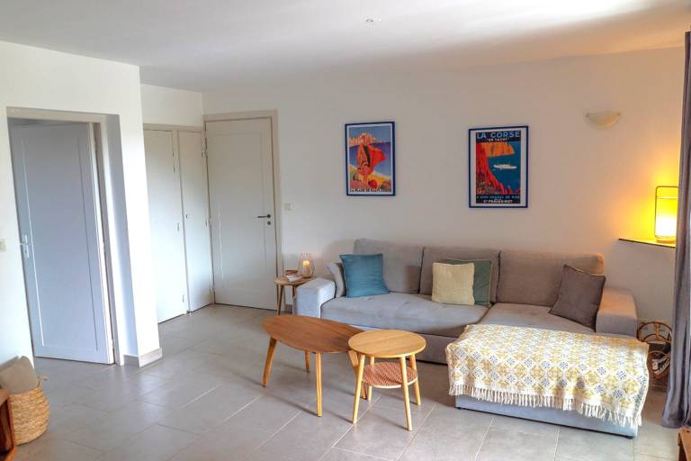 Family-oriented pleasant condo with pool, barbeque & patio | Pet-friendly — photo 5