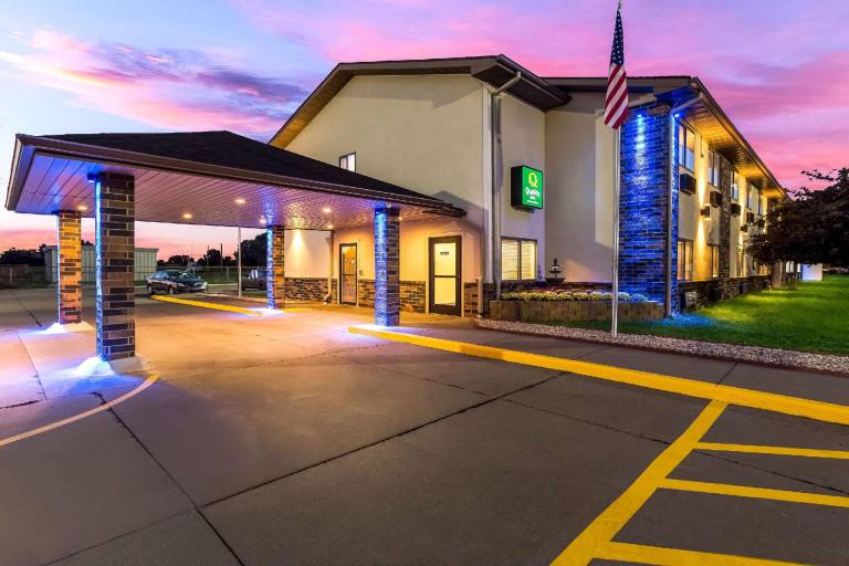Quality Inn Galesburg near US Highway 34 and I-74 — photo 2