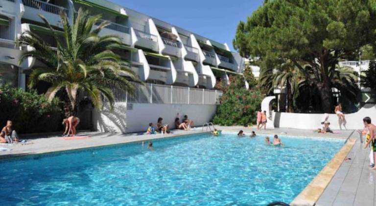Holiday apartment with pool — photo 3