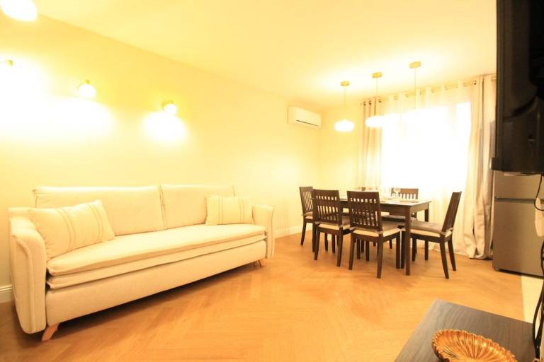 House with 2 rooms for 6 persons in Montrouge