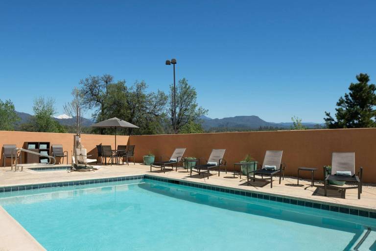 Fairfield by Marriott Inn & Suites Redding — photo 5