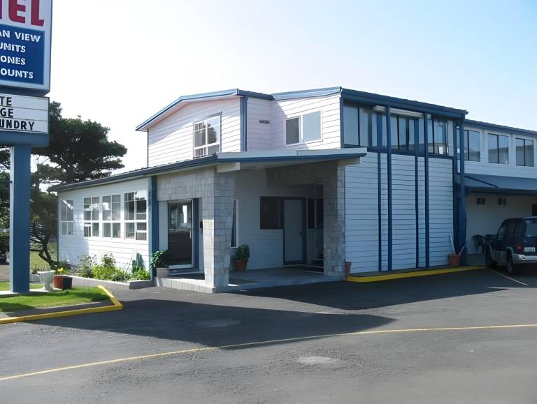 Newport Bay Motel in Newport, OR