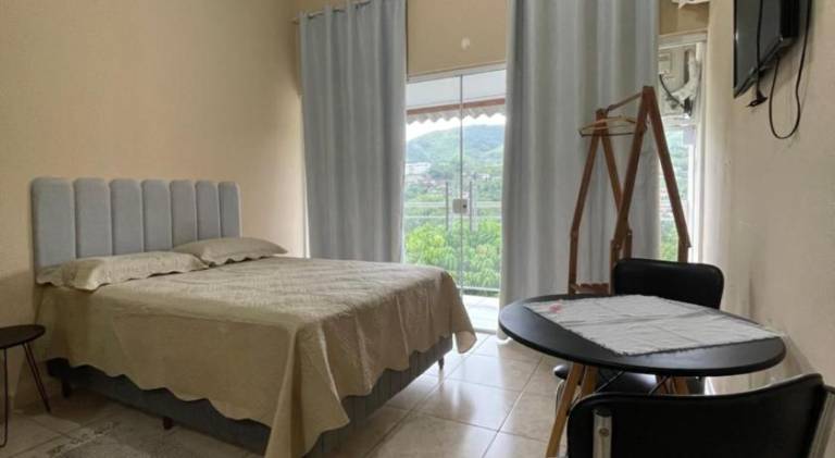 Rental apartment with yard & pool in Vassouras