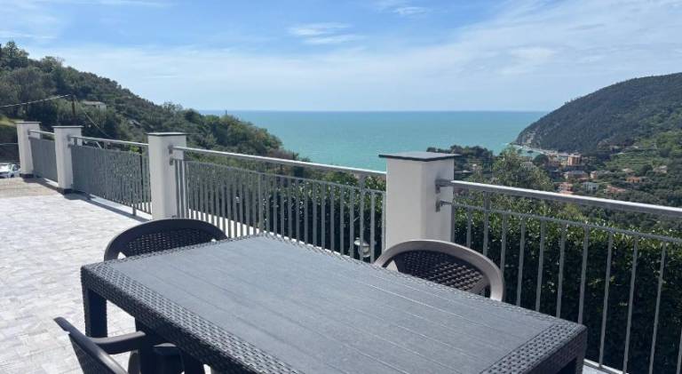 Rental apartment with patio, pool & garden — photo 4