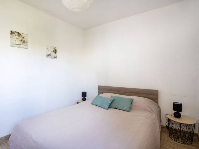 Rental apartment with garden & patio | Sea view — photo 4