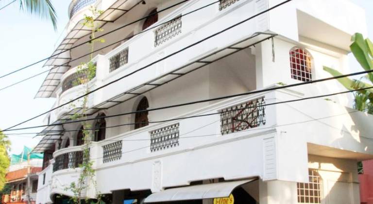 Bed and breakfast  Vypin