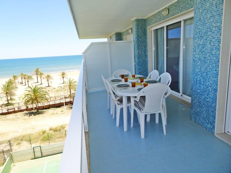 Family-friendly apartment with patio, yard & pool | Close to the beach | Pets allowed — photo 2