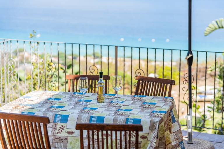 N10 Villa Fico d'India Holiday Home with Sea View, Wi-Fi, and Air Conditioning — photo 4