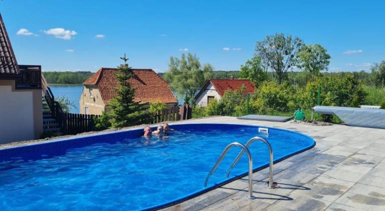 Apartment with pool — photo 3