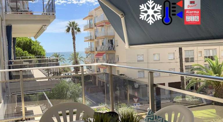 Nice holiday apartment with terrace | Next to the beach | Dogs allowed in Cambrils