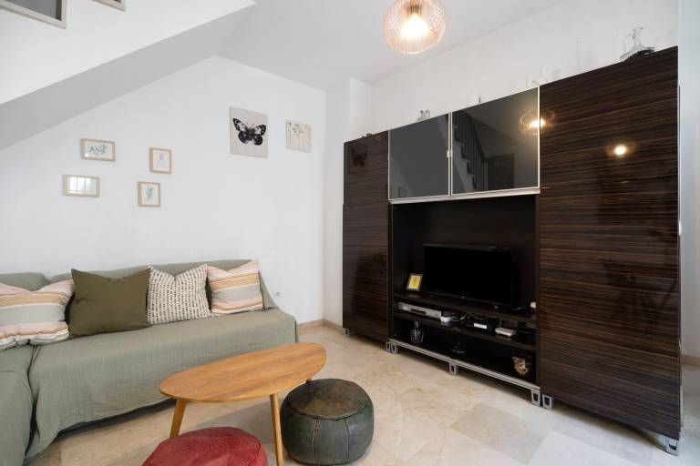 Fully equipped apartment with fast internet & patio | Near Alcázar of Jerez de la Frontera | City view | Pets are welcome — photo 5