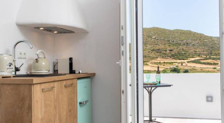 Holiday apartment with patio, barbeque & yard — photo 3