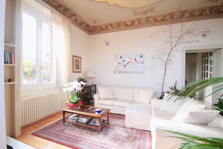 Apartment  Brusimpiano
