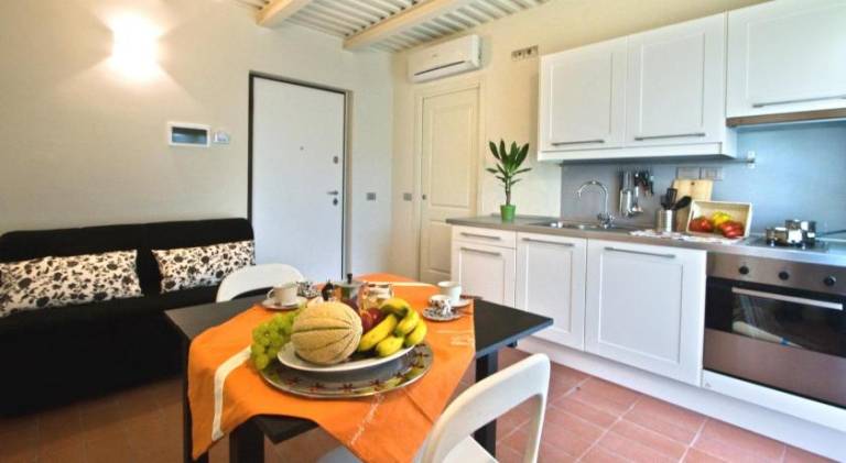 Holiday apartment with barbecue, yard & pool — photo 2