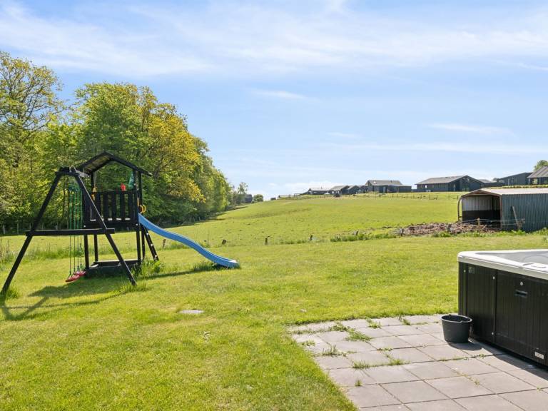 Children-friendly spacious house with sauna, BBQ & hot tub | Sea view | Close to the beach | Pets are welcome — photo 5