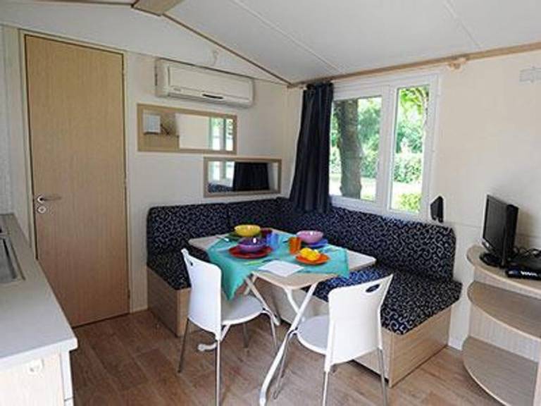 Mobile home with patio & heated pool | Pets allowed — photo 5