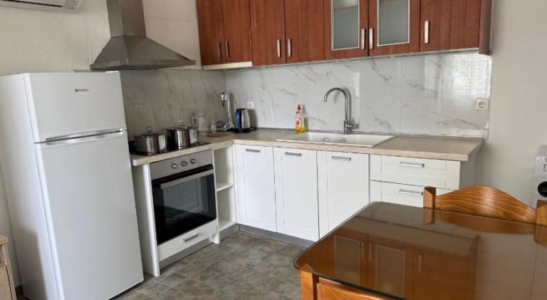 Holiday apartment with patio & barbeque — photo 4