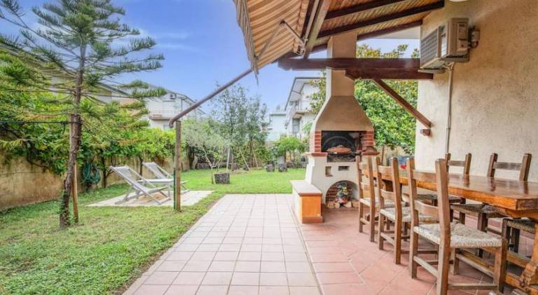 Villa with 4 rooms for 8 persons — photo 5