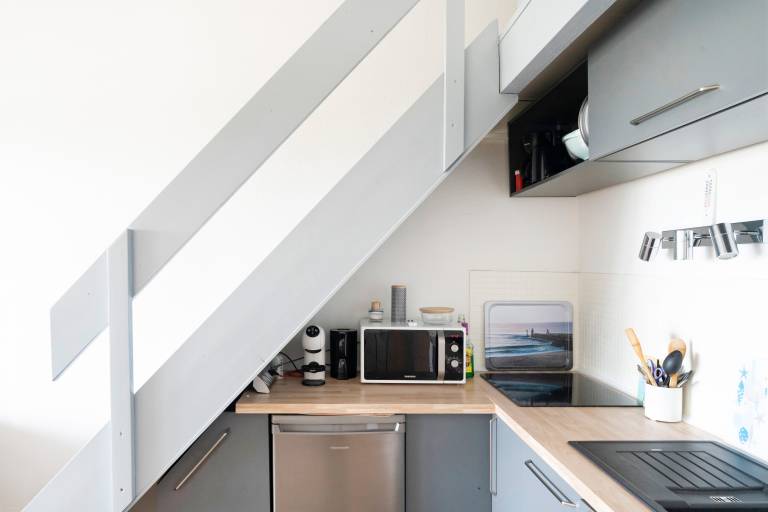 Fully equipped pleasant apartment with fast internet & patio | Sea view | Beach nearby | Pet-friendly — photo 3