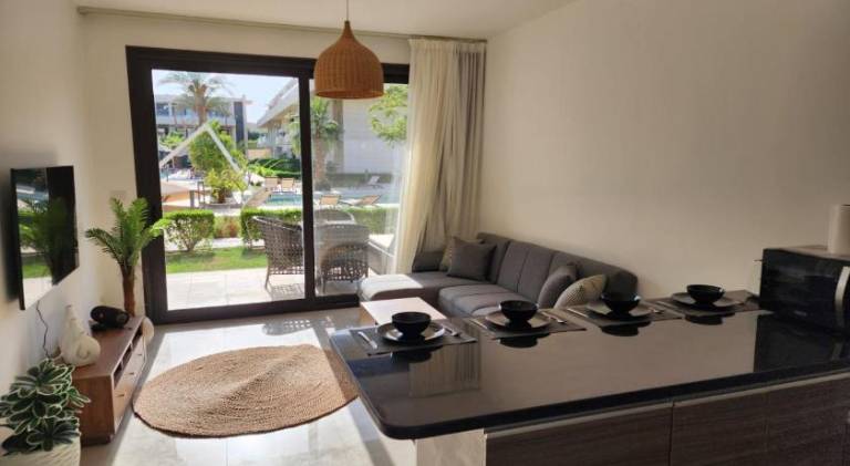 Chalet with pool & hot tub — photo 3