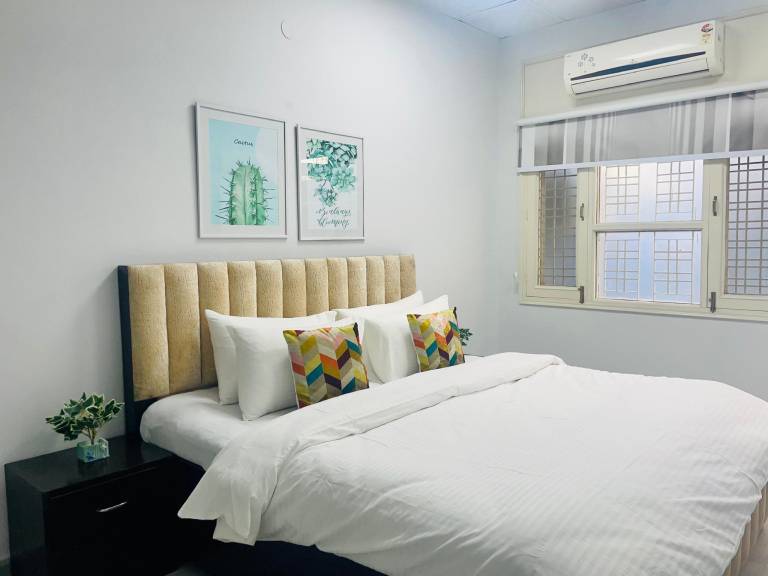 BluO 1BHK Galleria Market - BathTub, Patio, Gym TT — photo 2