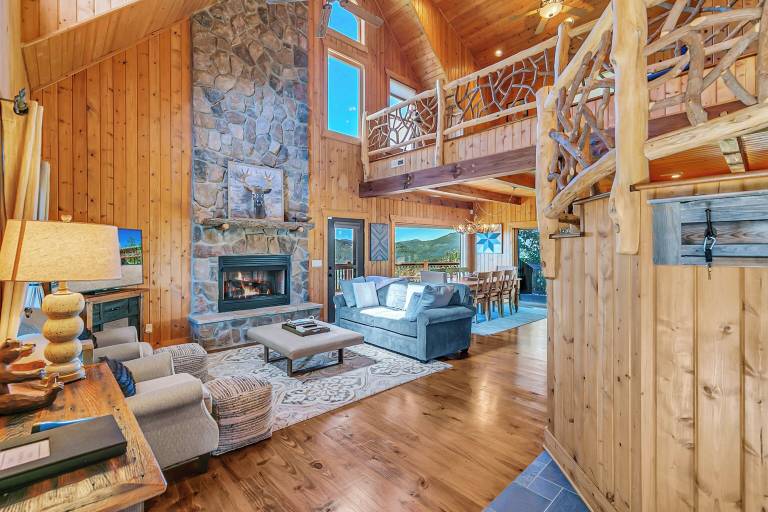 Cabin Sapphire