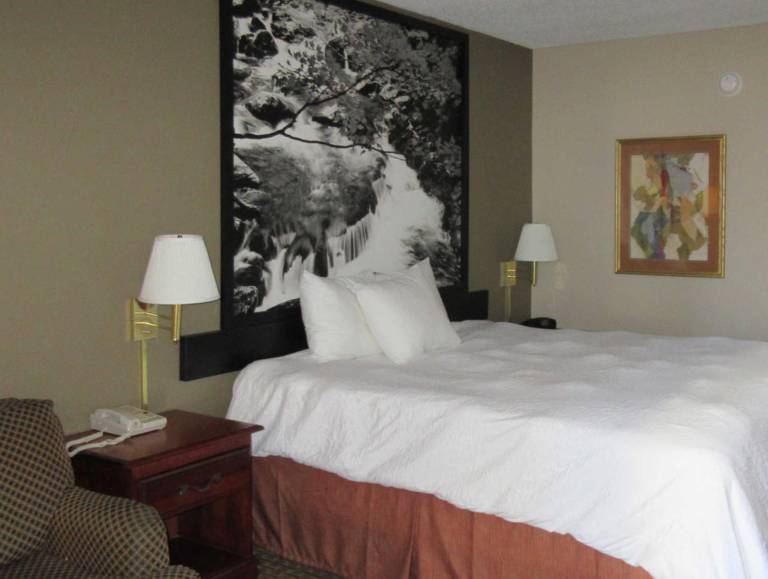 Super 8 by Wyndham Manchester TN — photo 2