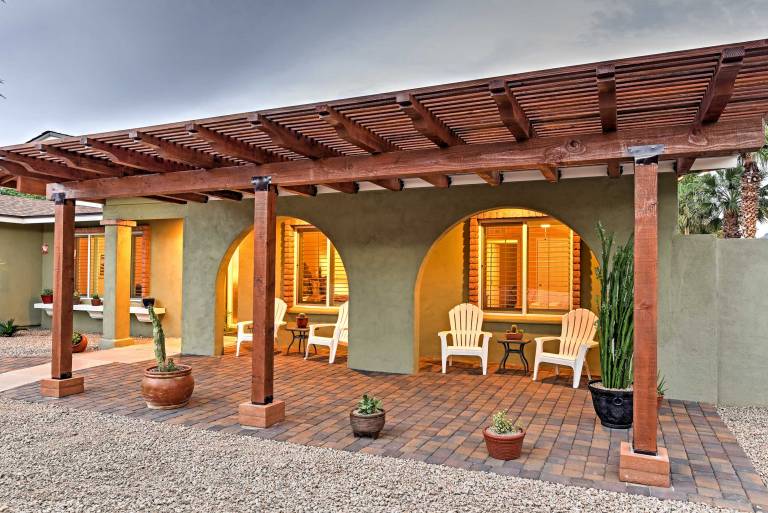 Lovely Phoenix Home w Expansive Patio & Fire Pit