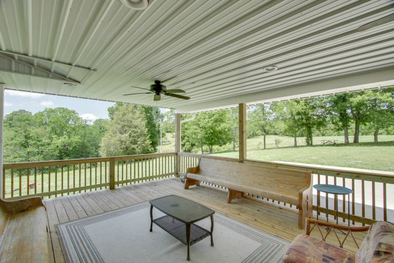 Spacious Rural Getaway in Lexington w/ Deck! — photo 4