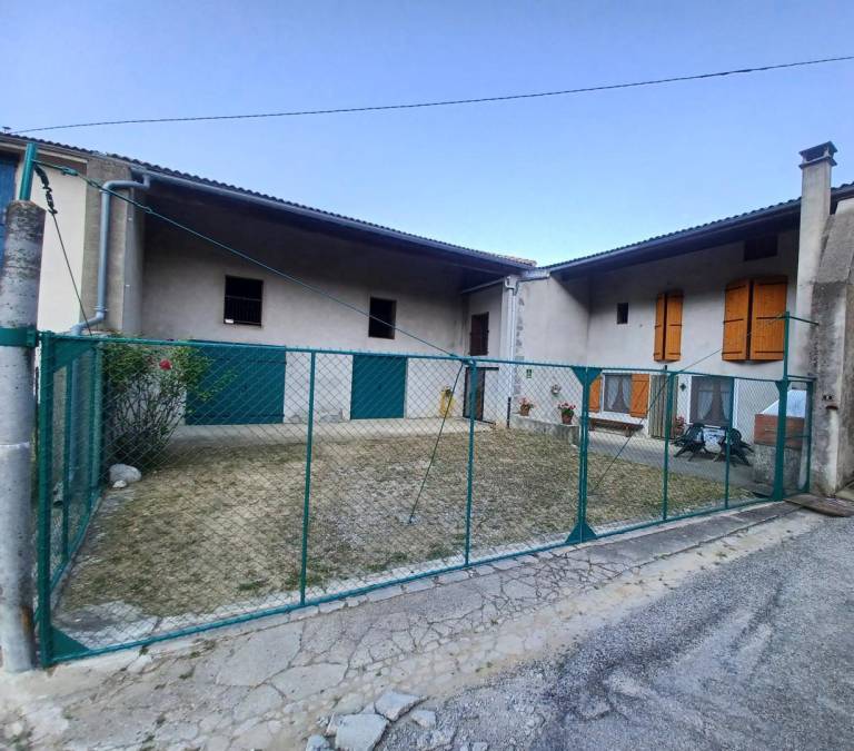 Gite with grill, garden & terrace — photo 2