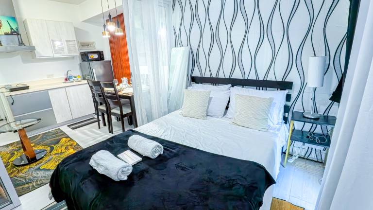 Stunning 1 Bed Apartment in Paranaque