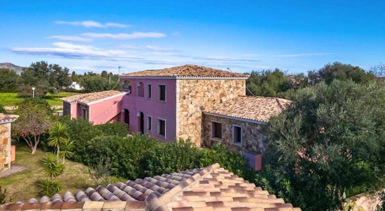Rental apartment with patio in San Teodoro