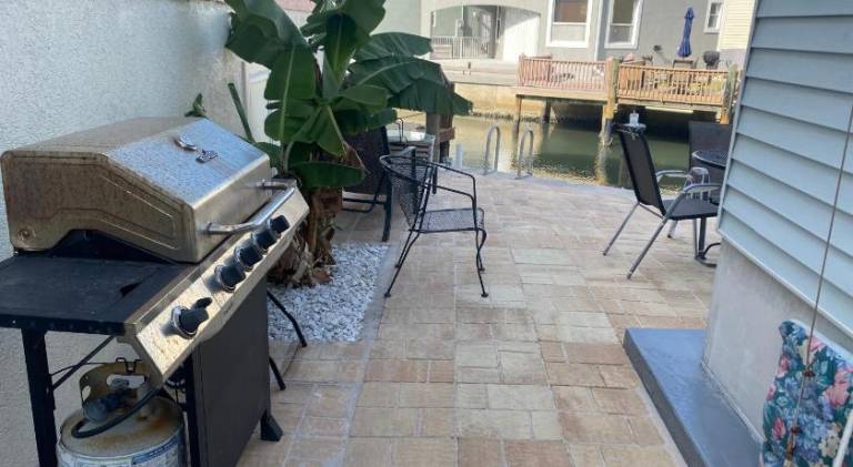 Vacation home with jacuzzi & pool — photo 5